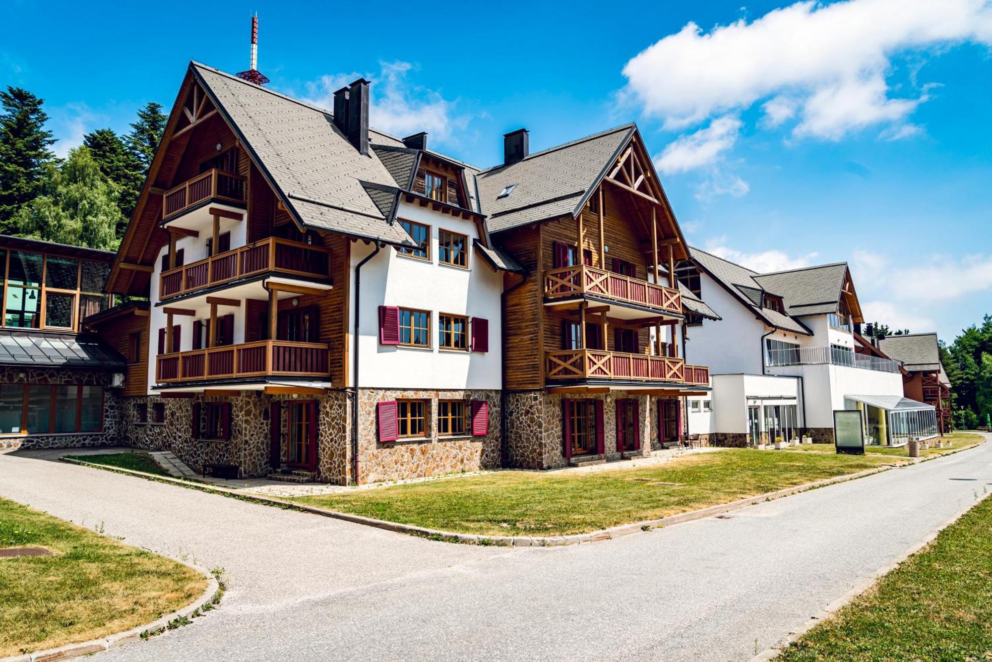 Pohorje Village Wellbeing Resort - Family Apartments Bolfenk ホコ・ポホリェ エクステリア 写真